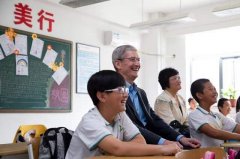 蘋果CEO庫克密會中電信高管 涉及新iPhone引入