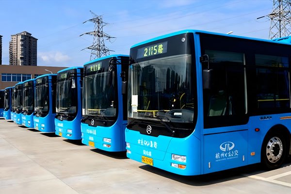 實現(xiàn)落地突破！希倍動力鈉電池啟動電源批量裝車廈門金旅公交