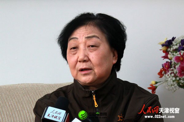 天津自行車行業協會理事長龔孝燕接受人民網天津視窗的采訪（攝影：孫曉川）