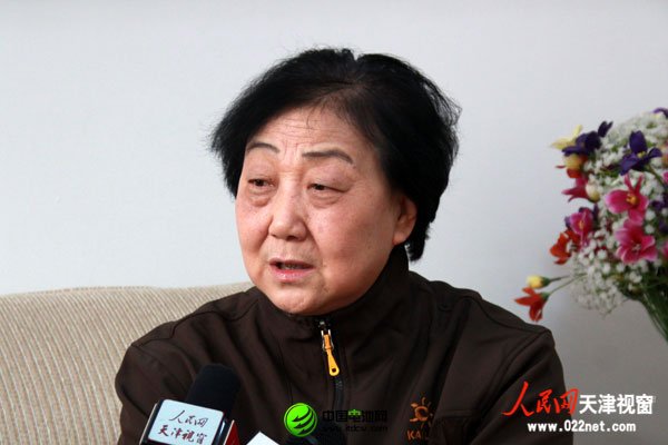 天津自行車行業(yè)協(xié)會理事長龔孝燕接受人民網(wǎng)天津視窗的采訪（攝影：孫曉川）