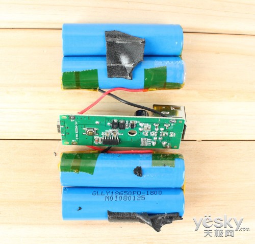 12000mAh移動電源的電芯容量1800mAh，共4節。實際總容量7200mAh，虛標4800mAh。