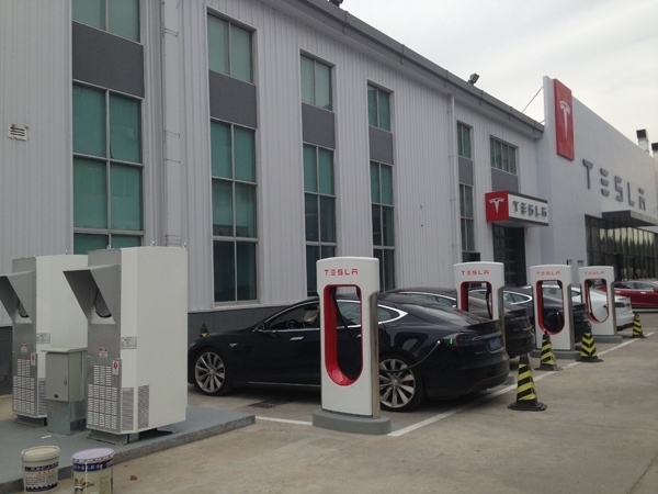 特斯拉：遭遇電量危機有什么解決方案？