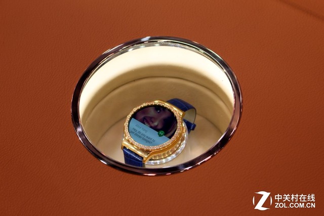 盡顯奢華 華為發布女士款HUAWEI WATCH