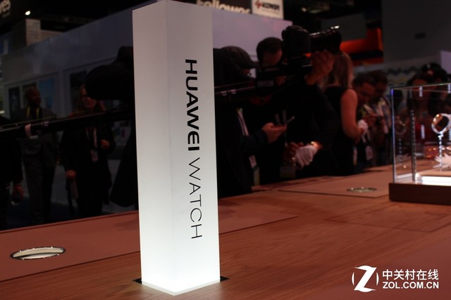 盡顯奢華 華為發布女士款HUAWEI WATCH 盡顯奢華 華為發布女士款HUAWEI WATCH