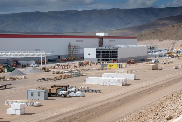 解密特斯拉電池工廠 能否拿到Model3就靠它了