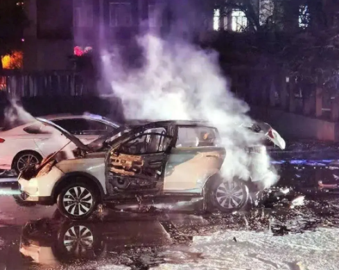 新能源汽車起火怎么辦？撲救規(guī)程來了