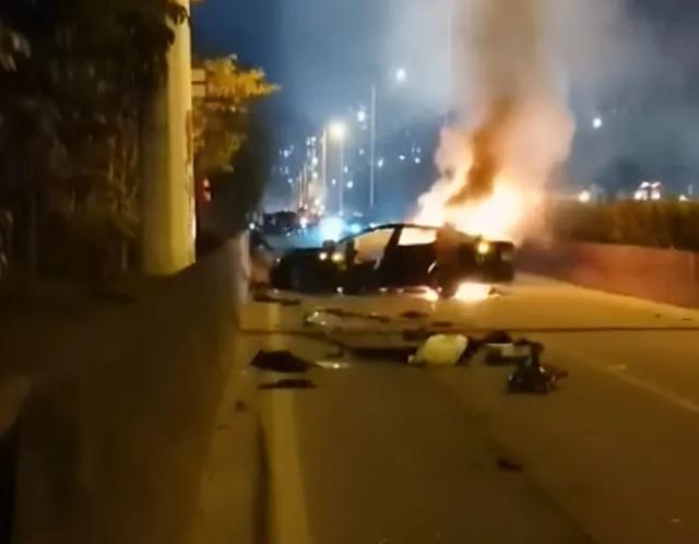 廣州一輛特斯拉突發燃燒！男乘客當場死亡，警方最新通報來了！