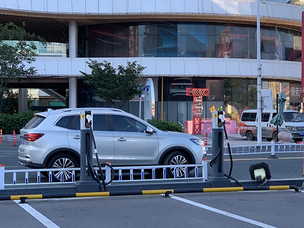 前4月我國(guó)充電基礎(chǔ)設(shè)施增量88.2萬臺(tái) 換電站保有量2102座