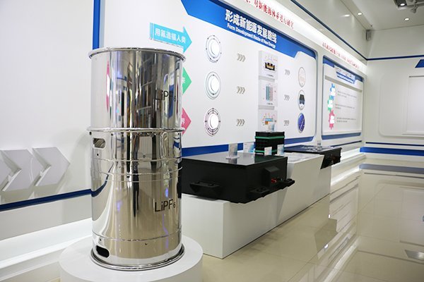 11月電解液、六氟磷酸鋰產量上漲明顯！12月分化將至？