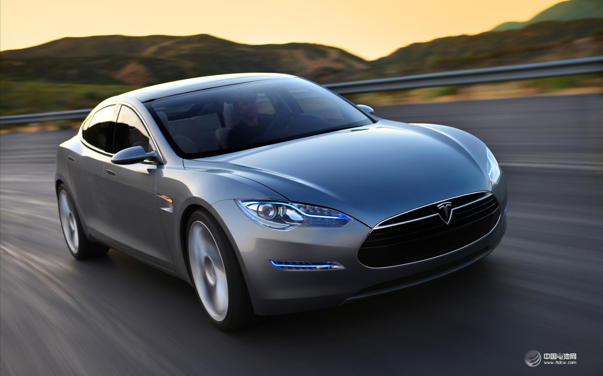 特斯拉：汽車業“蘋果”？廉價的關鍵在降低電池成本