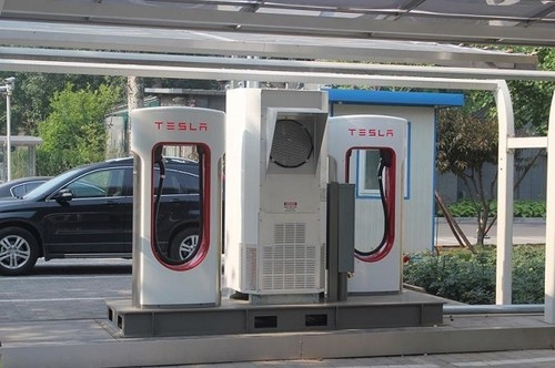 打消充電顧慮 特斯拉北京首個(gè)太陽(yáng)能超級(jí)充電站建成