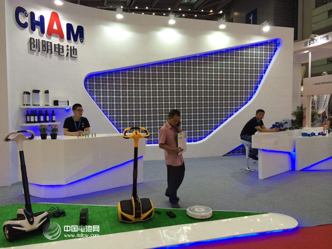 創(chuàng)明電池參展CIBF 中國電池網(wǎng)與戴錚等談電池物聯(lián)網(wǎng)