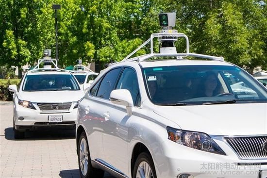 無(wú)人駕駛汽車(chē)路線圖：谷歌向左 汽車(chē)制造商向右