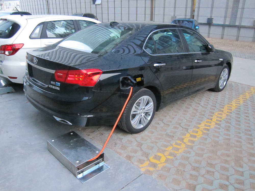 青島最大規(guī)模充電群 車檔式終端手機(jī)操控 青島最大規(guī)模充電群 車檔式終端手機(jī)操控