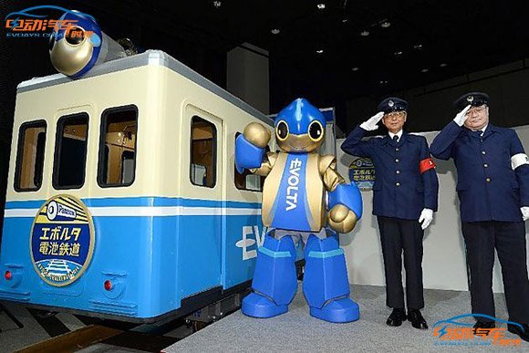 松下試驗(yàn)干電池驅(qū)動(dòng)1噸重紙板電車