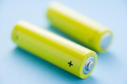 塑料電池：導(dǎo)電氧化還原聚合物 未來(lái)能源的曙光