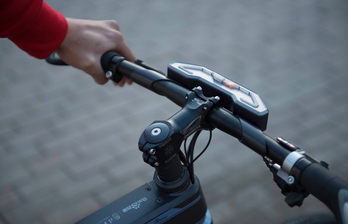 它是一部“Baidu”牌的智能單車?，F在，百度給它的官方名稱是“DuBike”。