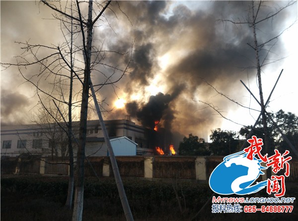 徐州宗申摩托車(chē)廠噴漆車(chē)間突發(fā)大火 大火燒了6小時(shí)