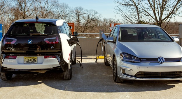 與特斯拉比拼 BMW福斯將在美國東西岸設100座快速充電站