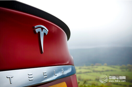 特斯拉Model S P85D“全輪驅(qū)動(dòng)”中國新能源汽車