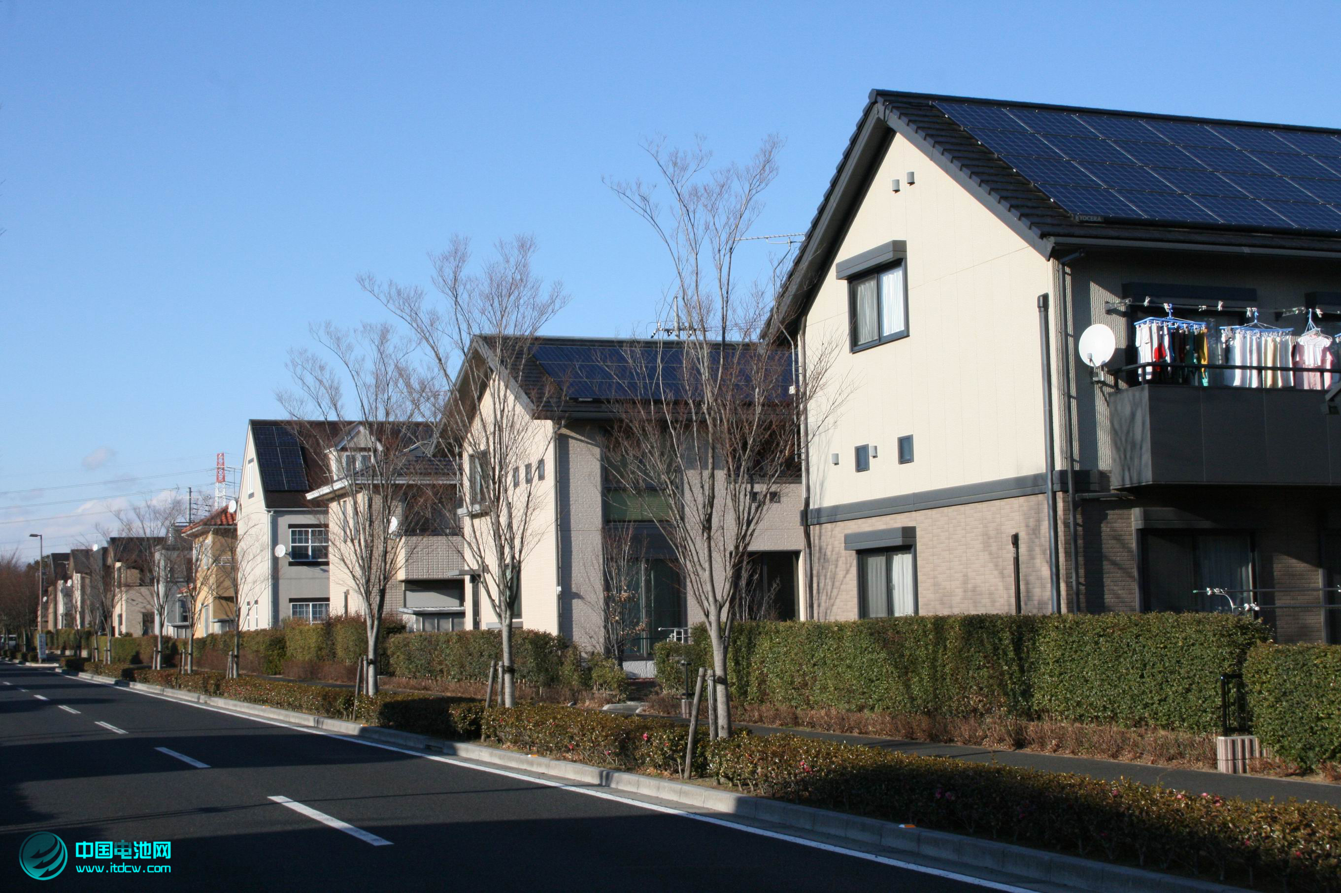 中國光伏行業(yè)調(diào)查報(bào)告：“屋頂發(fā)電”為何沒有預(yù)想火
