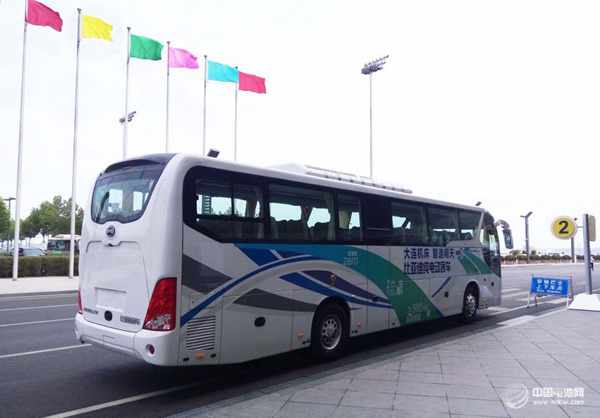 與達(dá)沃斯同行  比亞迪C9純電動(dòng)客車展中國制造雄姿