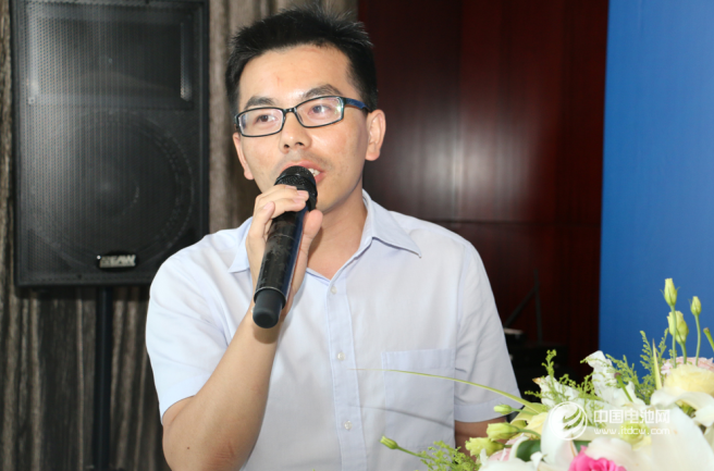 工信部賽迪電子信息產(chǎn)業(yè)研究院（賽迪顧問(wèn)）投資事業(yè)部總經(jīng)理吳輝