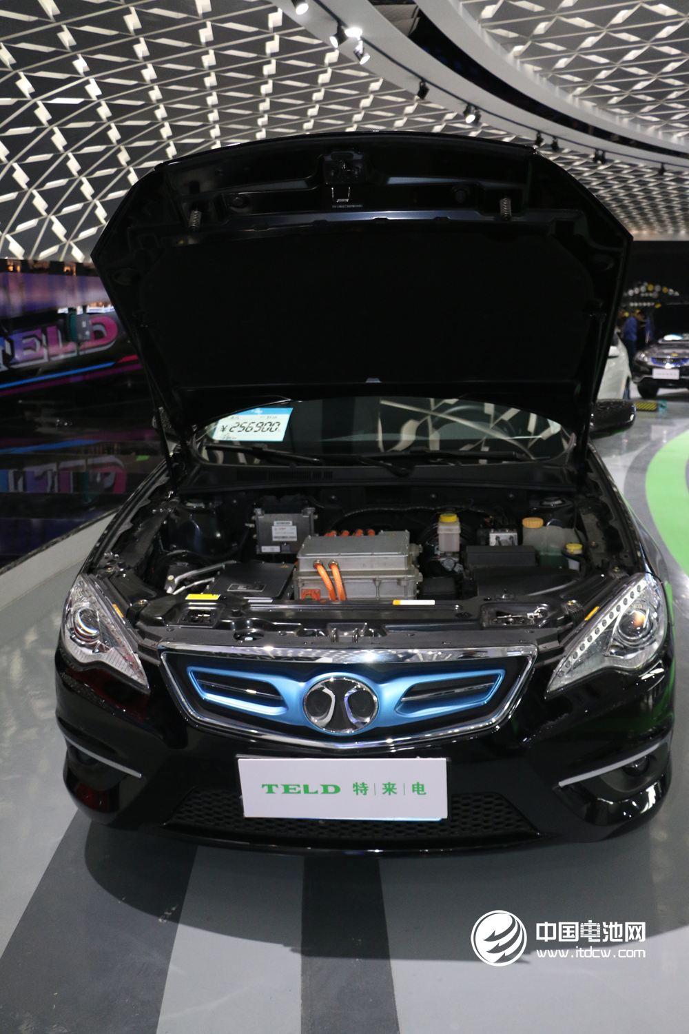 “充電網(wǎng)、車聯(lián)網(wǎng)、互聯(lián)網(wǎng)”生態(tài)、開(kāi)放、共享云平臺(tái)3.0暨大數(shù)據(jù)發(fā)布會(huì)現(xiàn)場(chǎng) “充電網(wǎng)、車聯(lián)網(wǎng)、互聯(lián)網(wǎng)”生態(tài)、開(kāi)放、共享云平臺(tái)3.0暨大數(shù)據(jù)發(fā)布會(huì)現(xiàn)場(chǎng)