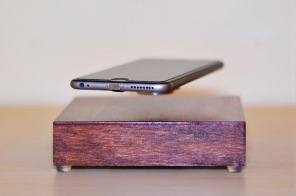 蘋果已申請懸浮充電專利:能讓iPhone浮在空中充電 蘋果已申請懸浮充電專利:能讓iPhone浮在空中充電