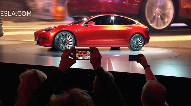 特斯拉Model 3將按計劃量產 但馬斯克還在擔心一件事