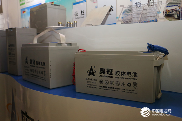 與會代表參觀奧冠集團展廳、車間