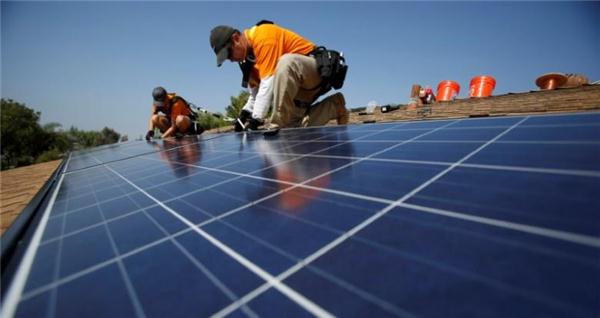 對抗特斯拉 奔馳攜手美國太陽能企業進軍美國家用電池市場