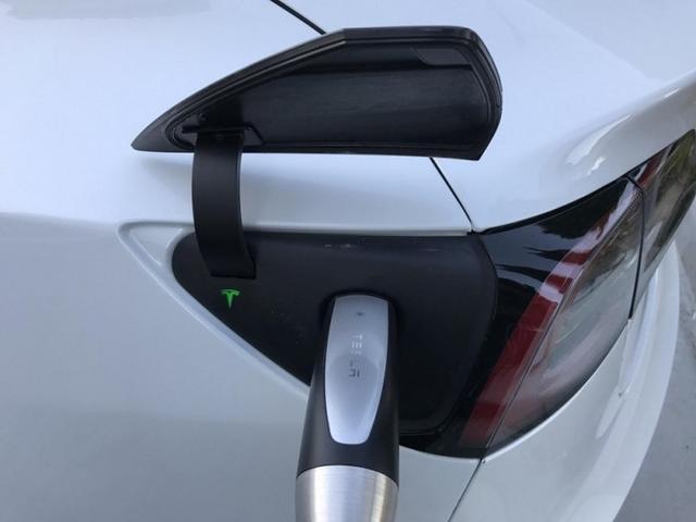 Model 3新照揭開最終版設(shè)計  續(xù)航可達483公里