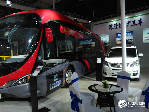 銀隆新能源明星車型產品在中阿博覽會展覽