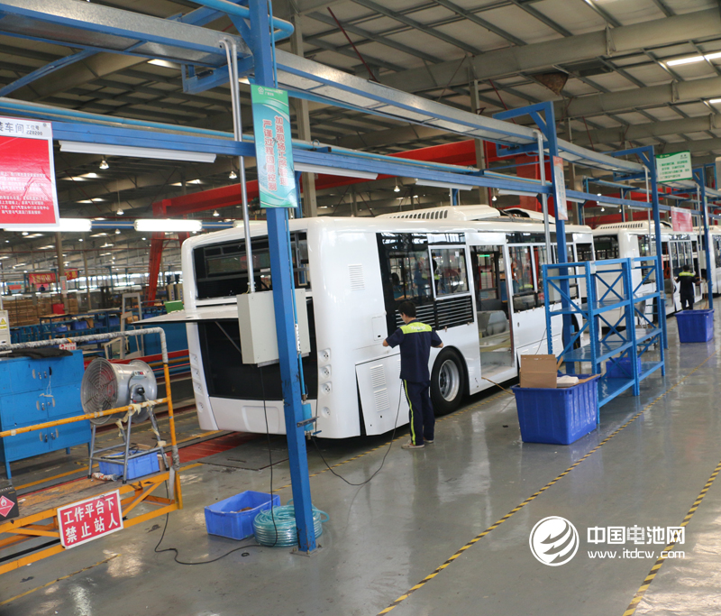 新能源車“雙積分政策”考核時間推遲一年 力度放緩 新能源車“雙積分政策”考核時間推遲一年 力度放緩