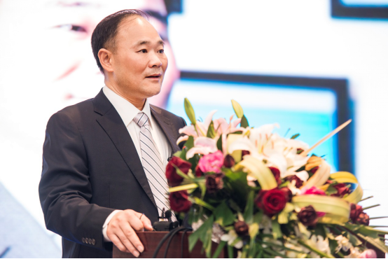 李書福在研討會上發言 李書福在研討會上發言