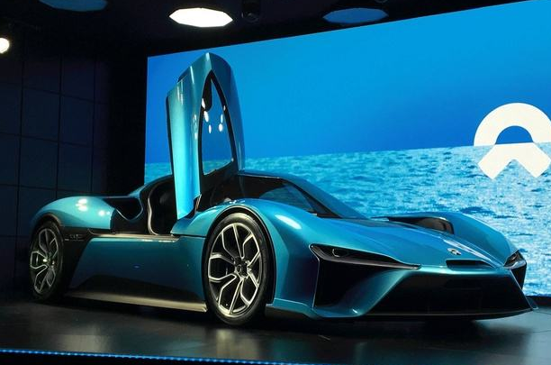 新造車勢力陸續(xù)登場 老牌車企“火拼”還是“智取”？