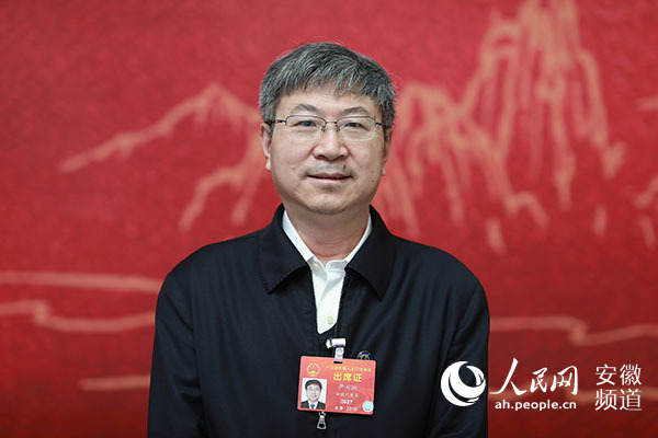 全國(guó)人大代表尹同躍