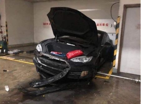 特斯拉又自燃了：香港車(chē)主83.2萬(wàn)購(gòu)買(mǎi)后曾多次投訴電池有問(wèn)題