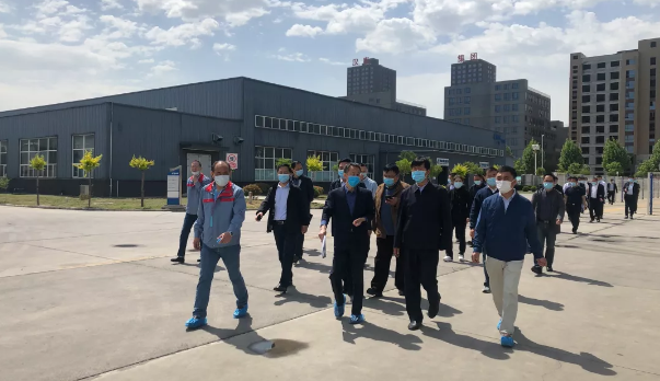 鄭州市副市長(zhǎng)史占勇調(diào)研比克電池 對(duì)智能制造產(chǎn)線給予肯定