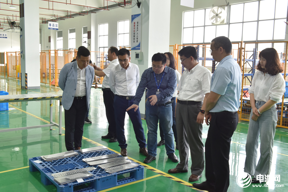  2021年中國(guó)電池新能源產(chǎn)業(yè)鏈調(diào)研團(tuán)一行參觀考察飛榮達(dá)