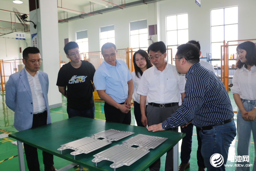  2021年中國(guó)電池新能源產(chǎn)業(yè)鏈調(diào)研團(tuán)一行參觀考察飛榮達(dá)