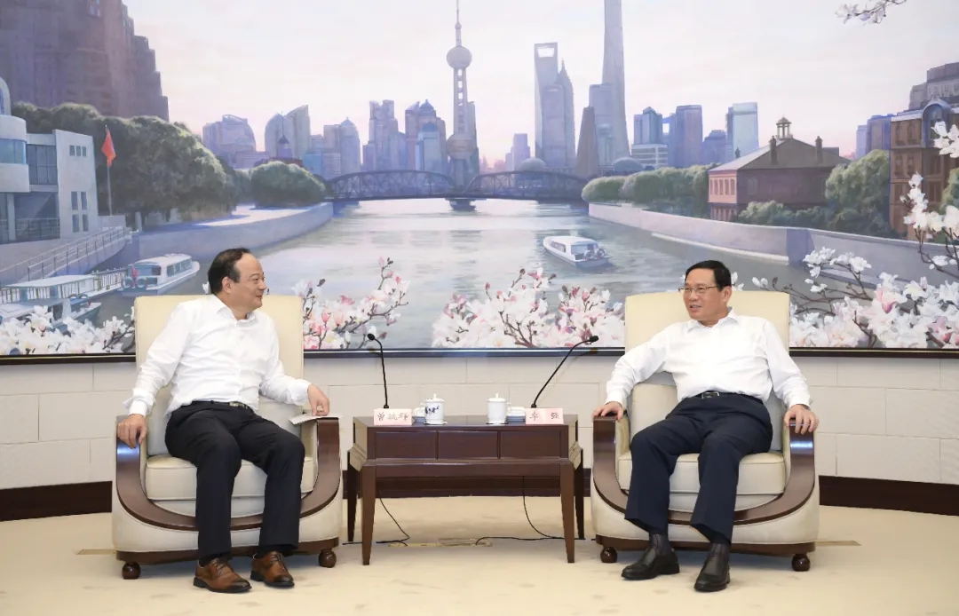 上海市委書記李強(qiáng)會(huì)見(jiàn)寧德時(shí)代董事長(zhǎng)曾毓群一行 