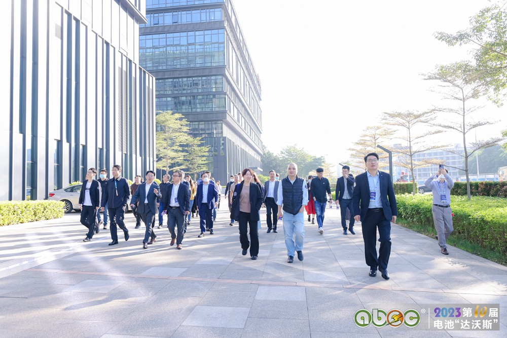 ABEC 2023丨電池“達(dá)沃斯”與會嘉賓參觀考察
