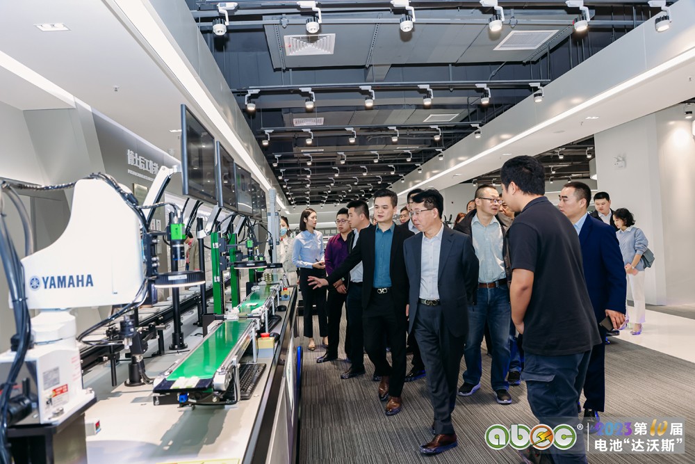 ABEC 2023丨電池“達(dá)沃斯”與會嘉賓參觀考察