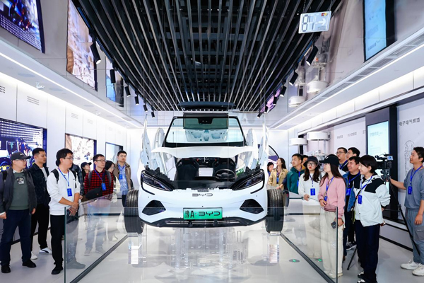 TA來了！中國首個新能源汽車科普館在河南鄭州開館