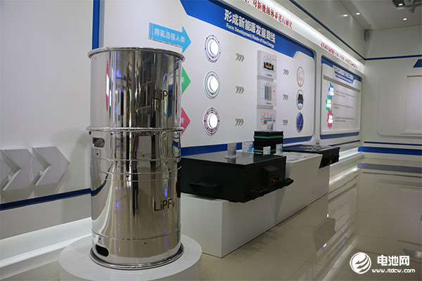 【電解液周報(bào)】電解液領(lǐng)域公司業(yè)績兩極分化！7月六氟磷酸鋰出口量環(huán)增13%